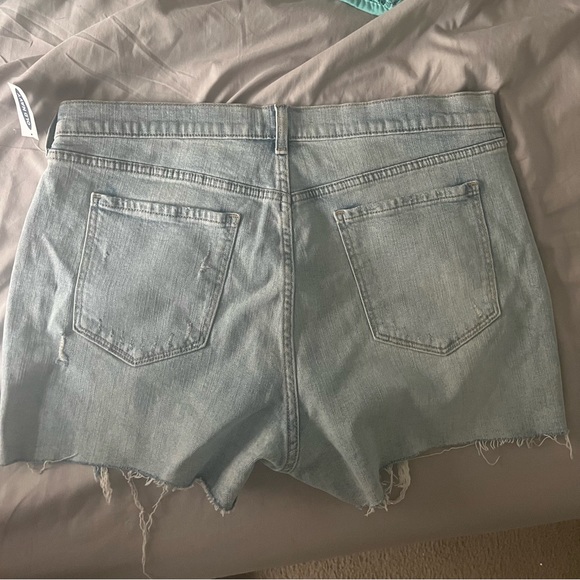 Old Navy boyfriend denim shorts size 14 - Picture 2 of 3
